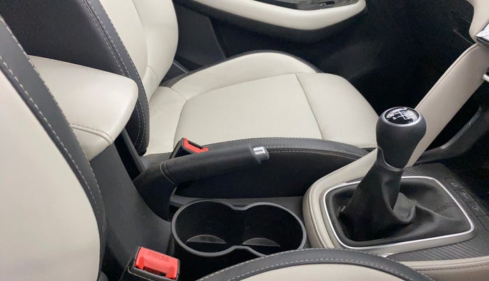 2022 MG ASTOR SHARP 1.5 MT, Petrol, Manual, 30,004 km, Gear Lever