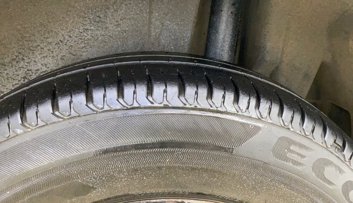 2013 Maruti Swift VDI, Diesel, Manual, 73,633 km, Left Rear Tyre Tread