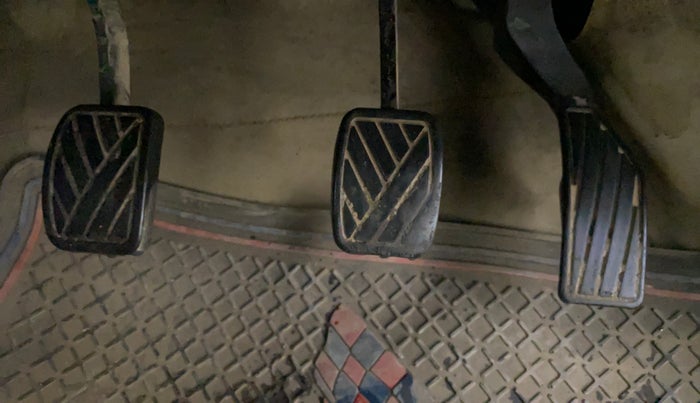 2013 Maruti Swift VDI, Diesel, Manual, 73,633 km, Pedals