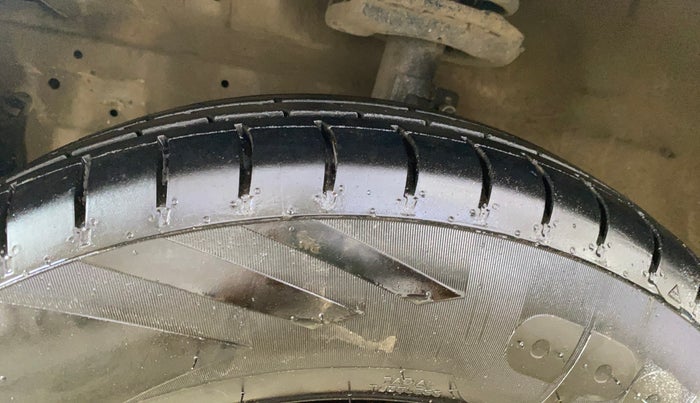 2013 Maruti Swift VDI, Diesel, Manual, 73,633 km, Left Front Tyre Tread