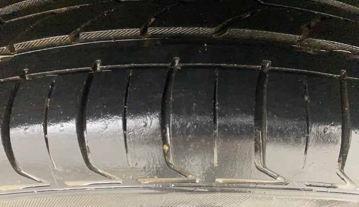 2014 Ford Ecosport TITANIUM 1.5L DIESEL, Diesel, Manual, 1,18,840 km, Left Rear Tyre Tread