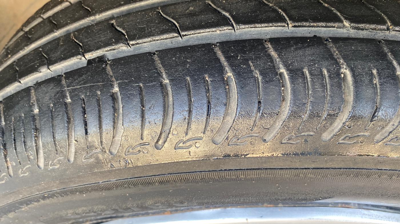 2023 Maruti S PRESSO VXI PLUS (O) AMT, Petrol, Automatic, 27,331 km, Right Front Tyre Tread