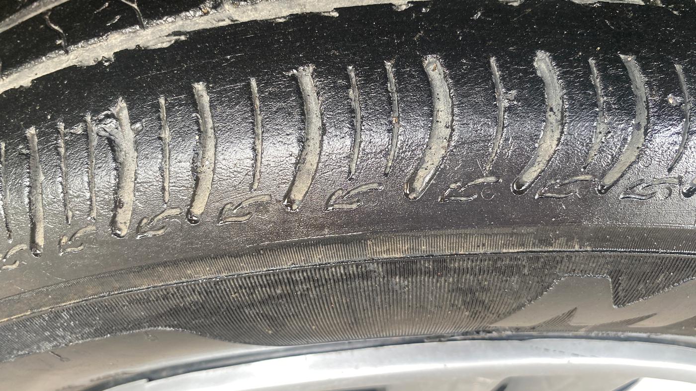 2023 Maruti S PRESSO VXI PLUS (O) AMT, Petrol, Automatic, 27,331 km, Left Front Tyre Tread