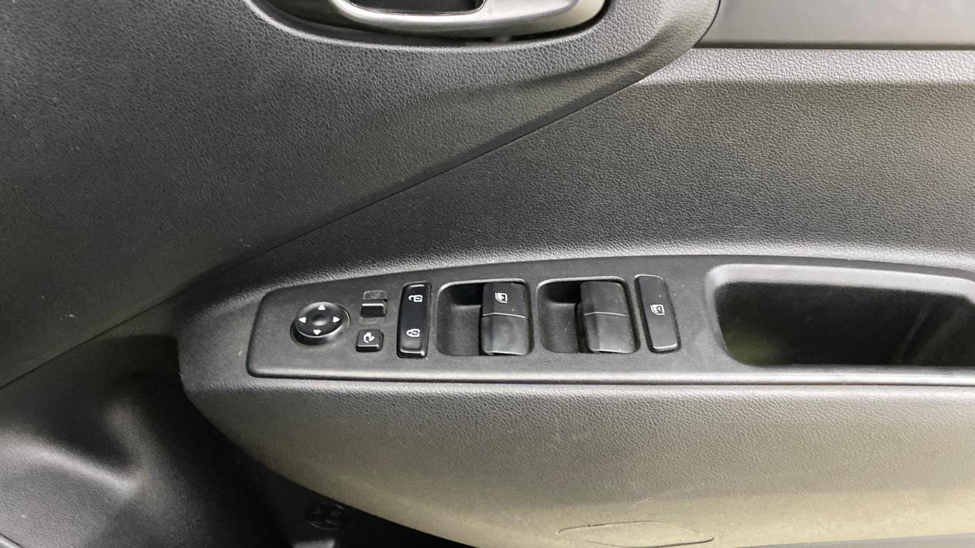 2024 Hyundai EXTER SX(O) CONNECT 1.2 AMT, Petrol, Automatic, 12,899 km, Driver Side Door Panels Control