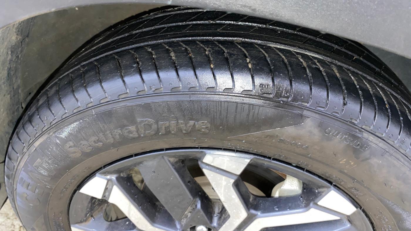 2024 Hyundai EXTER SX(O) CONNECT 1.2 AMT, Petrol, Automatic, 12,899 km, Right Front Tyre Tread
