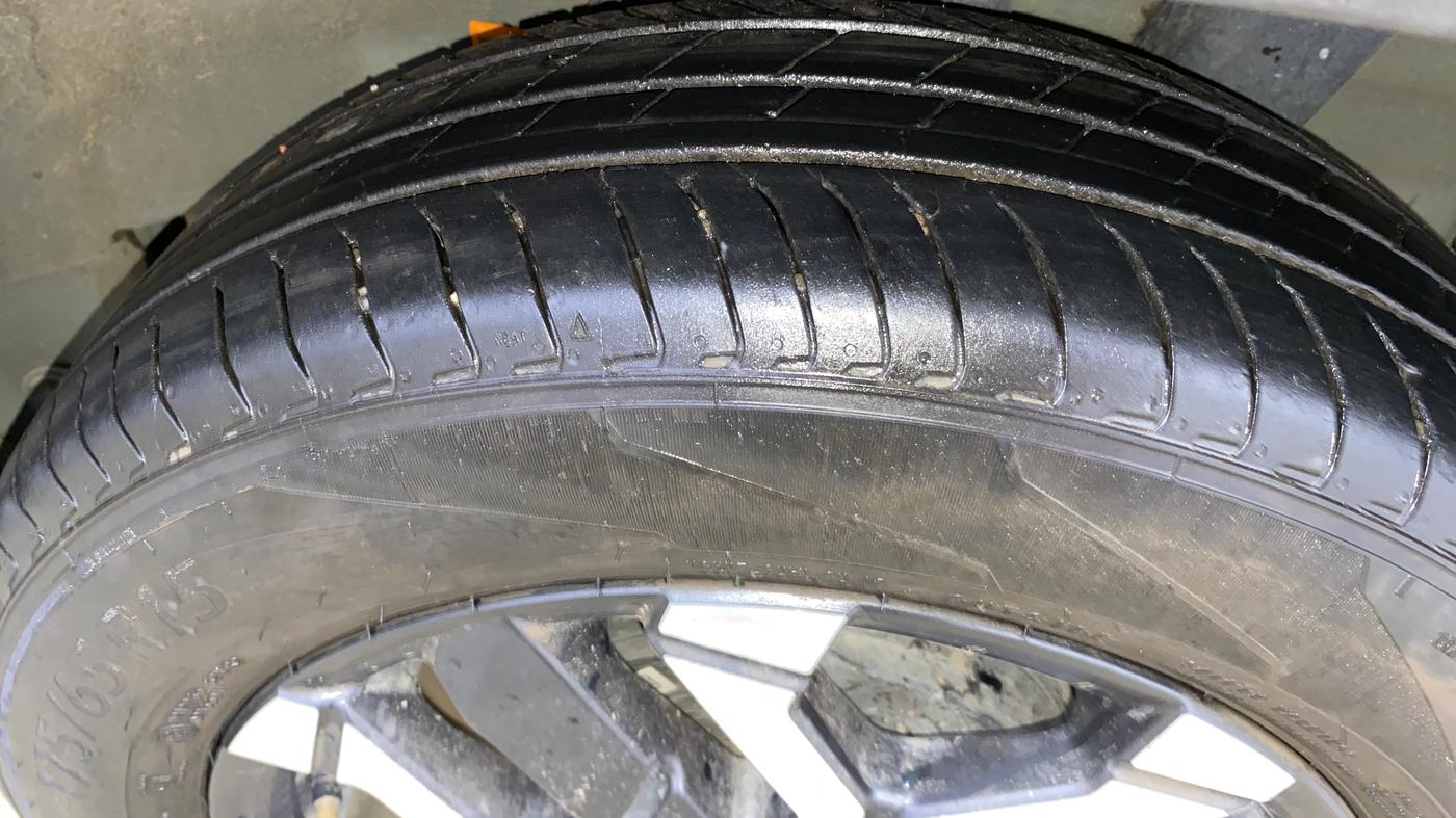 2024 Hyundai EXTER SX(O) CONNECT 1.2 AMT, Petrol, Automatic, 12,899 km, Left Rear Tyre Tread