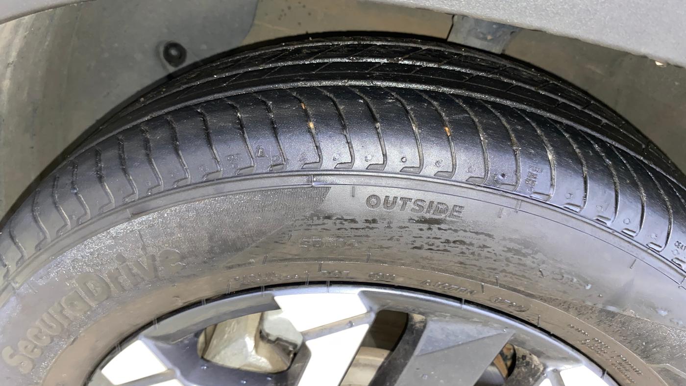 2024 Hyundai EXTER SX(O) CONNECT 1.2 AMT, Petrol, Automatic, 12,899 km, Left Front Tyre Tread