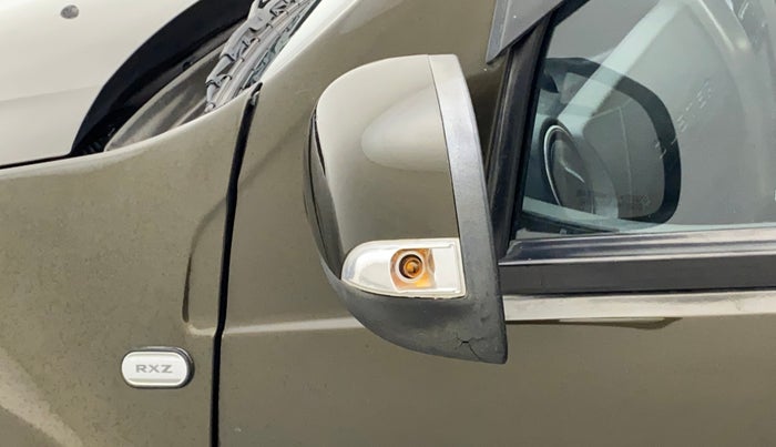 2018 Renault Duster 110 PS RXZ 4X2 AMT DIESEL, Diesel, Automatic, 75,602 km, Left rear-view mirror - Cover has minor damage