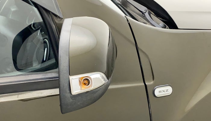 2018 Renault Duster 110 PS RXZ 4X2 AMT DIESEL, Diesel, Automatic, 75,602 km, Right rear-view mirror - Indicator light has minor damage