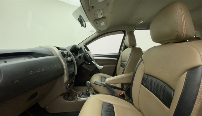 2018 Renault Duster 110 PS RXZ 4X2 AMT DIESEL, Diesel, Automatic, 75,602 km, Right Side Front Door Cabin