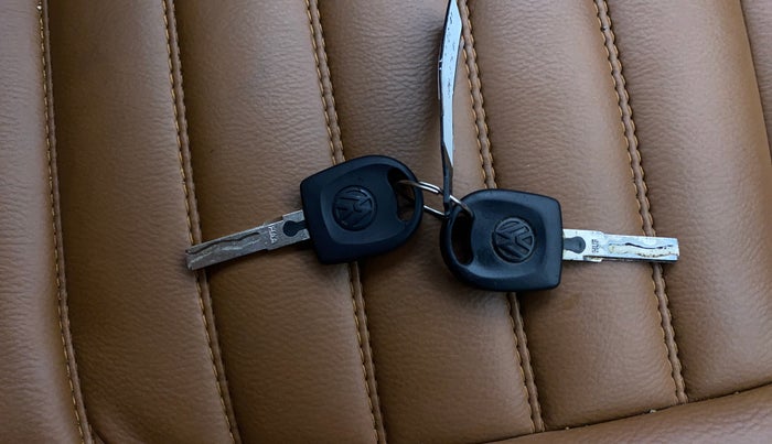 2020 Volkswagen Polo TRENDLINE 1.0L, Petrol, Manual, 34,663 km, Key Close Up