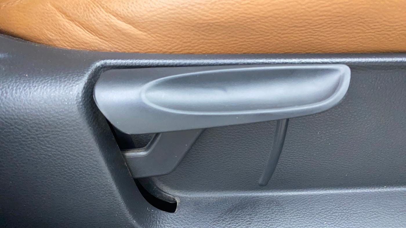2020 Volkswagen Polo TRENDLINE 1.0L, Petrol, Manual, 34,663 km, Driver Side Adjustment Panel