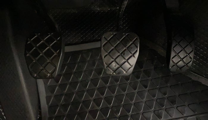 2020 Volkswagen Polo TRENDLINE 1.0L, Petrol, Manual, 34,663 km, Pedals