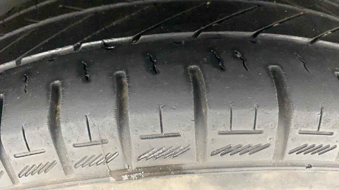 2020 Volkswagen Polo TRENDLINE 1.0L, Petrol, Manual, 34,663 km, Left Rear Tyre Tread