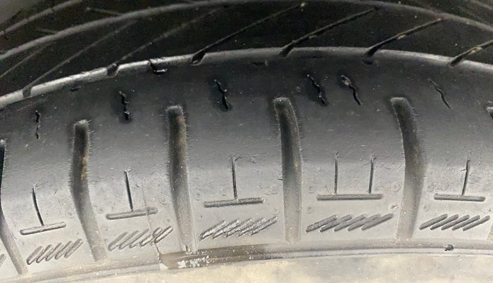 2020 Volkswagen Polo TRENDLINE 1.0L, Petrol, Manual, 34,663 km, Left Rear Tyre Tread