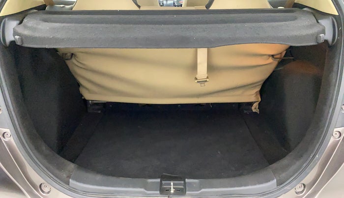 2016 Honda Jazz 1.2 V AT, Petrol, Automatic, 26,892 km, Boot Inside
