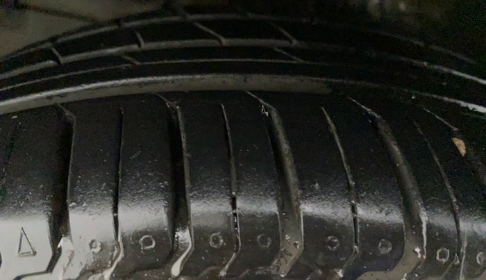 2016 Honda Jazz 1.2 V AT, Petrol, Automatic, 26,892 km, Right Front Tyre Tread