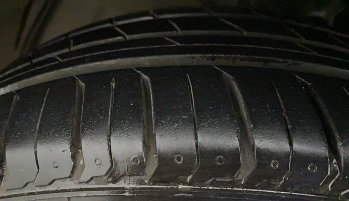 2016 Honda Jazz 1.2 V AT, Petrol, Automatic, 26,892 km, Left Front Tyre Tread