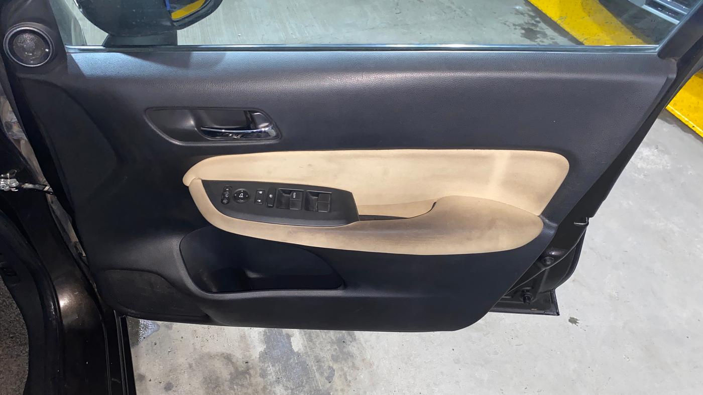 2022 Honda City 1.5L I-VTEC VX, Petrol, Manual, 25,916 km, Driver Side Door Panels Control
