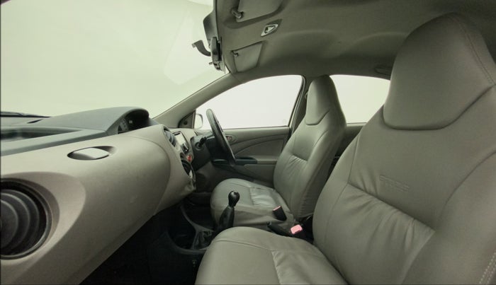 2011 Toyota Etios G, Petrol, Manual, 66,378 km, Right Side Front Door Cabin