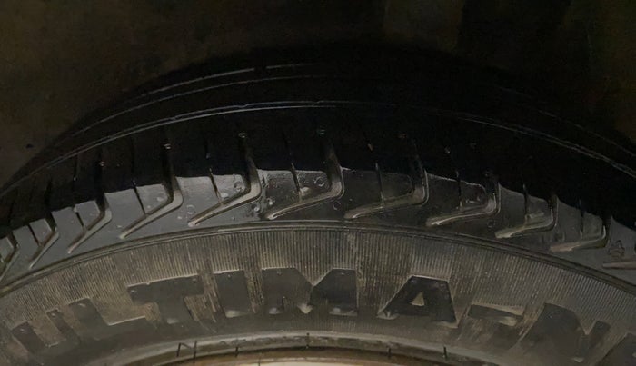 2014 Maruti Celerio LXI, CNG, Manual, 76,702 km, Left Rear Tyre Tread