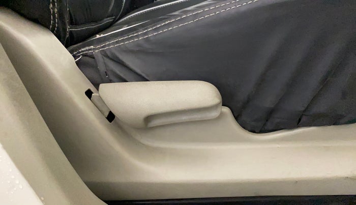 2014 Maruti Celerio LXI, CNG, Manual, 76,702 km, Driver Side Adjustment Panel