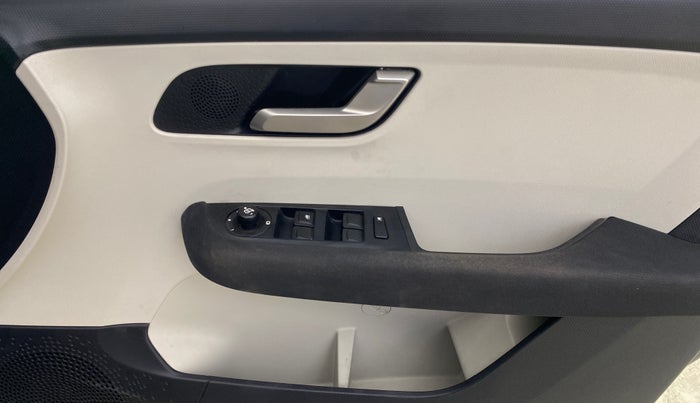 2023 Tata ALTROZ XZ CNG, CNG, Manual, 52,836 km, Driver Side Door Panels Control