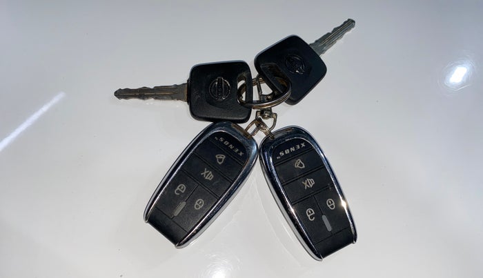 2023 Nissan MAGNITE XE, Petrol, Manual, 19,740 km, Key Close Up