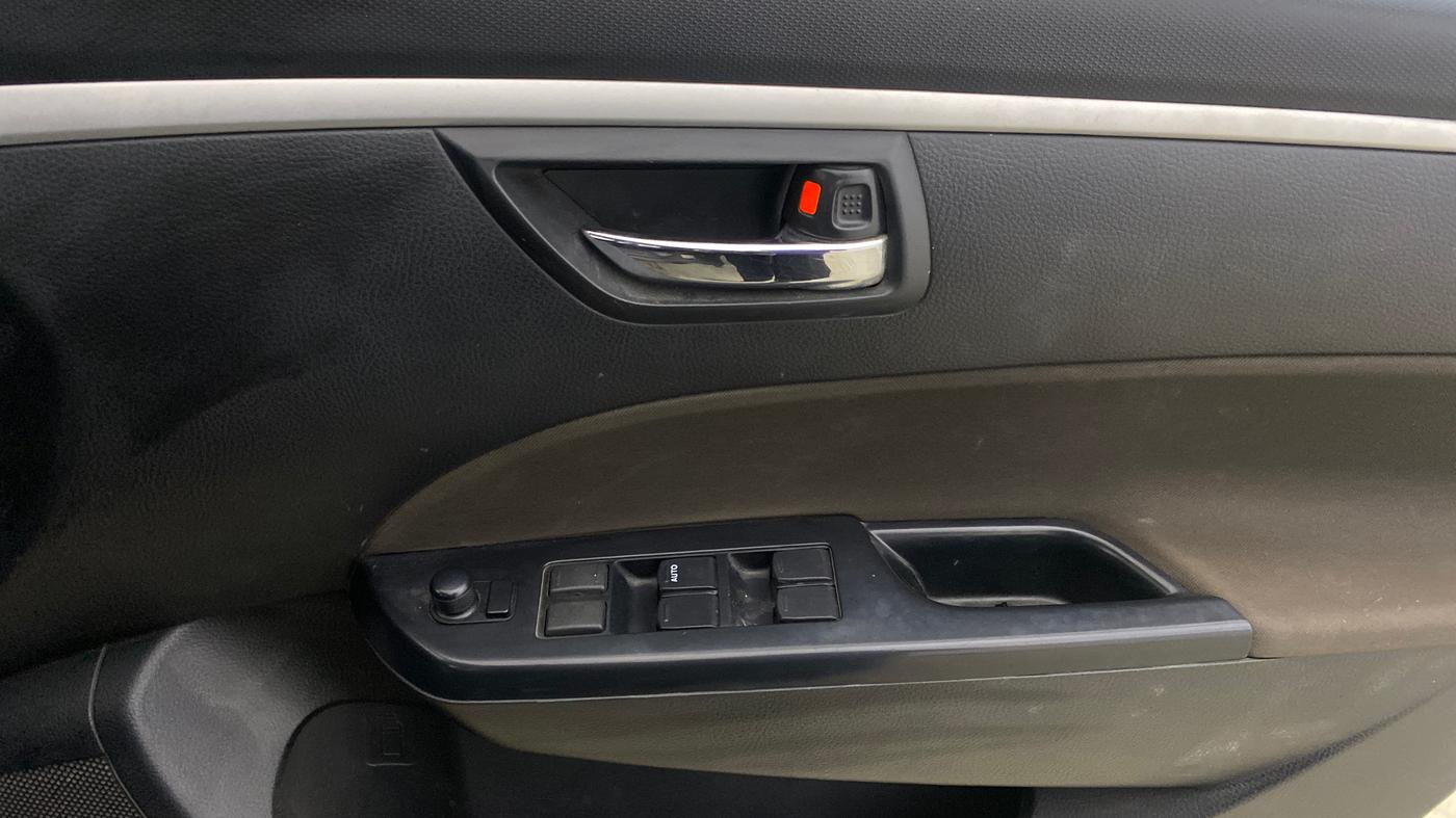 2016 Maruti Swift ZXI, Petrol, Manual, 43,897 km, Driver Side Door Panels Control