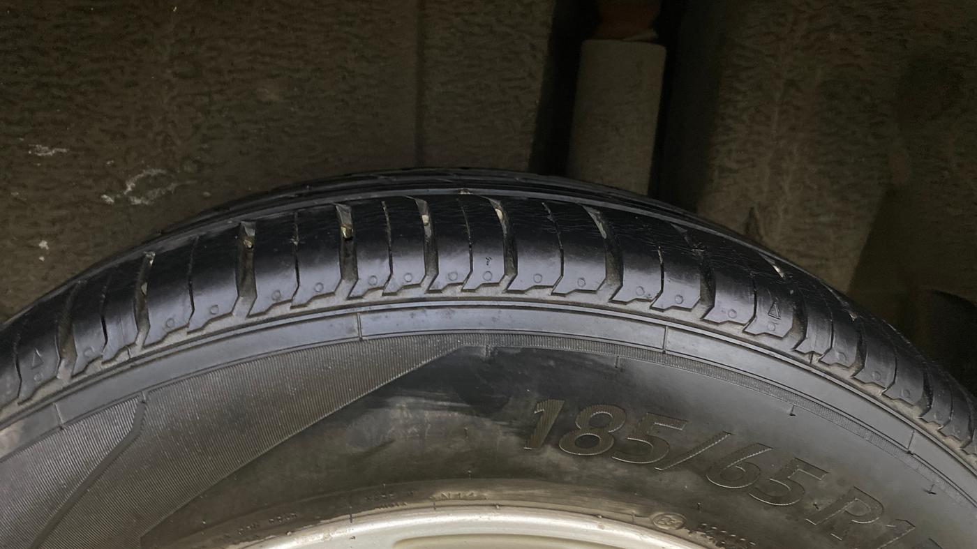 2016 Maruti Swift ZXI, Petrol, Manual, 43,897 km, Left Rear Tyre Tread