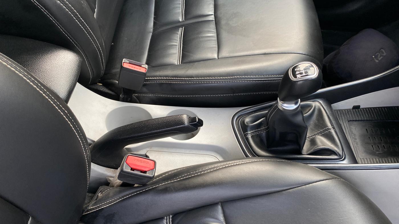 2023 Hyundai NEW I20 ASTA (O) 1.2 MT, Petrol, Manual, 28,357 km, Gear Lever