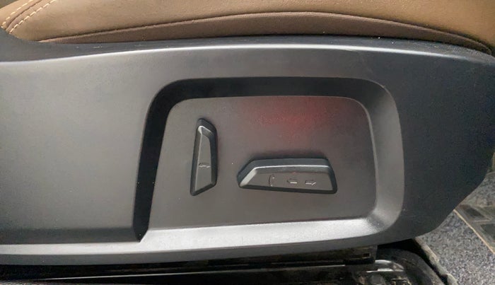 2021 Tata Harrier XZA PLUS 2.0L KAZIRANGA, Diesel, Automatic, 22,286 km, Driver Side Adjustment Panel