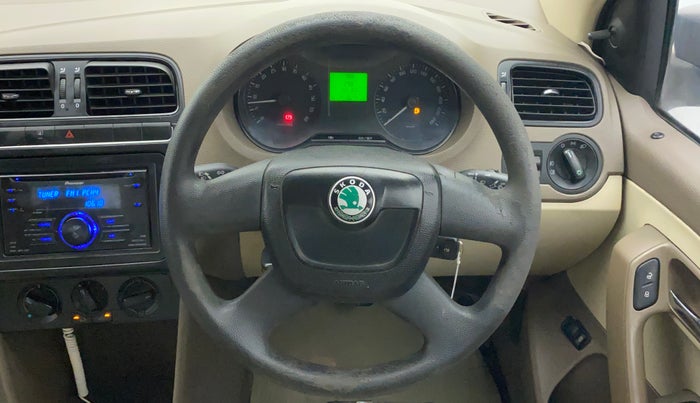 2012 Skoda Rapid AMBITION 1.6 TDI CR MT, Diesel, Manual, 1,02,250 km, Steering Wheel Close Up