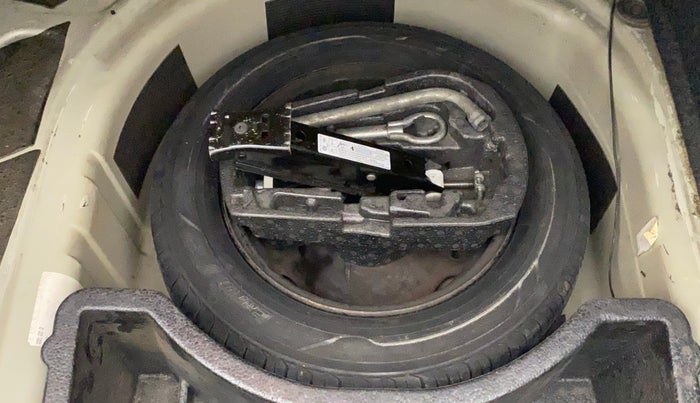 2012 Skoda Rapid AMBITION 1.6 TDI CR MT, Diesel, Manual, 1,02,250 km, Spare Tyre