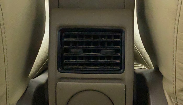 2012 Skoda Rapid AMBITION 1.6 TDI CR MT, Diesel, Manual, 1,02,250 km, Rear AC Vents