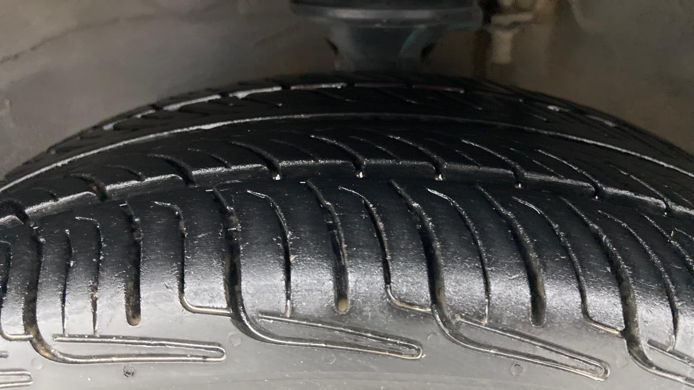 2017 Maruti Alto K10 VXI, Petrol, Manual, 47,960 km, Left Front Tyre Tread
