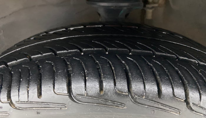2017 Maruti Alto K10 VXI, Petrol, Manual, 47,960 km, Left Front Tyre Tread