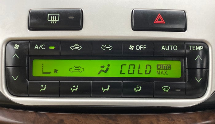 2014 Toyota Innova 2.5 VX 8 STR BS IV, Diesel, Manual, 1,88,079 km, Automatic Climate Control