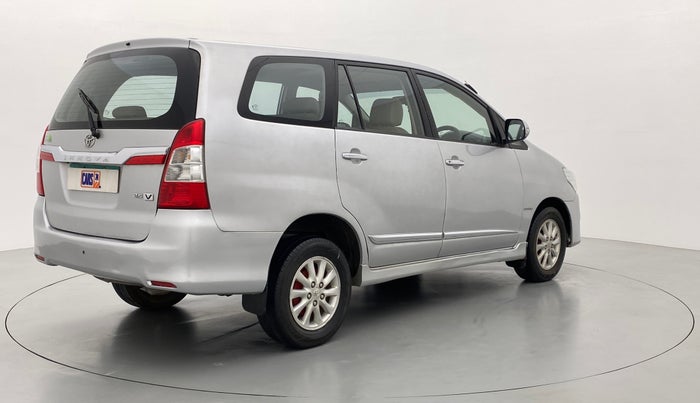2014 Toyota Innova 2.5 VX 8 STR BS IV, Diesel, Manual, 1,88,079 km, Right Back Diagonal