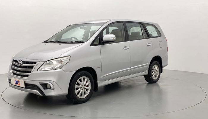 2014 Toyota Innova 2.5 VX 8 STR BS IV, Diesel, Manual, 1,88,079 km, Left Front Diagonal