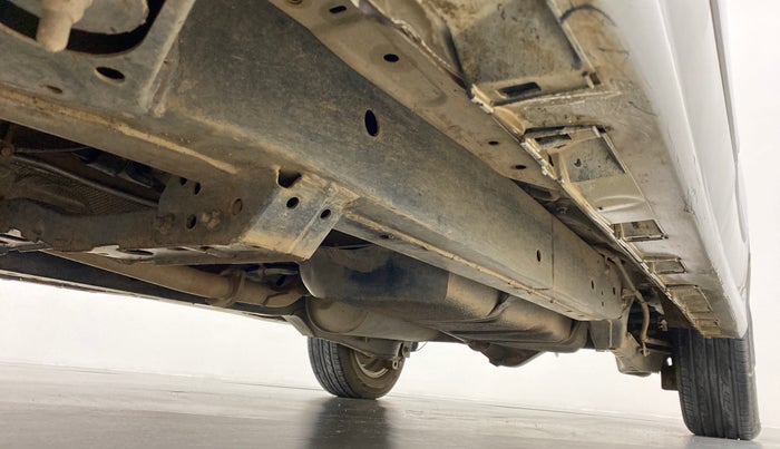 2014 Toyota Innova 2.5 VX 8 STR BS IV, Diesel, Manual, 1,88,079 km, Right Side Underbody