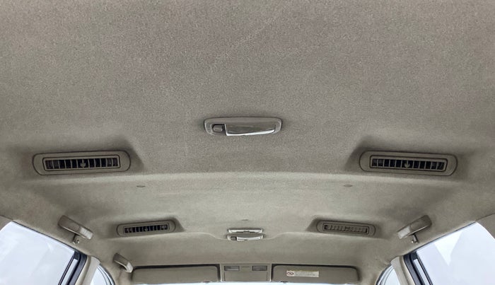 2014 Toyota Innova 2.5 VX 8 STR BS IV, Diesel, Manual, 1,88,079 km, Rear AC Vents