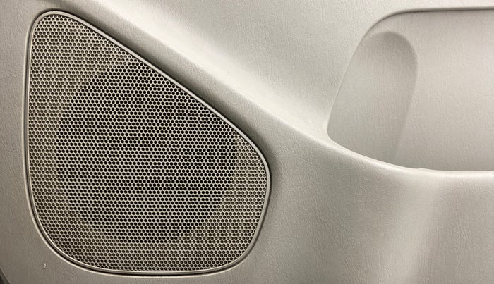 2014 Toyota Innova 2.5 VX 8 STR BS IV, Diesel, Manual, 1,88,079 km, Speaker