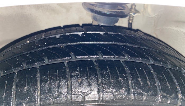 2014 Maruti Alto K10 VXI, Petrol, Manual, 46,518 km, Left Front Tyre Tread