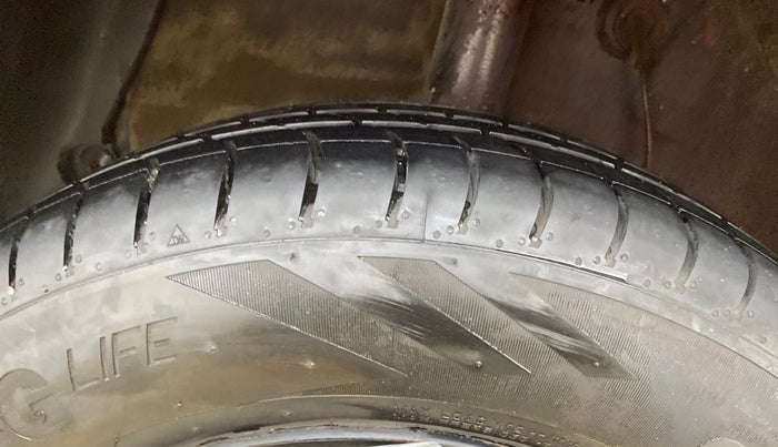 2020 Hyundai AURA S 1.2, Petrol, Manual, 25,424 km, Right Rear Tyre Tread