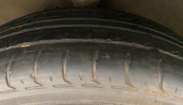 2011 Hyundai Santro Xing GL PLUS, Petrol, Manual, 49,805 km, Left Front Tyre Tread