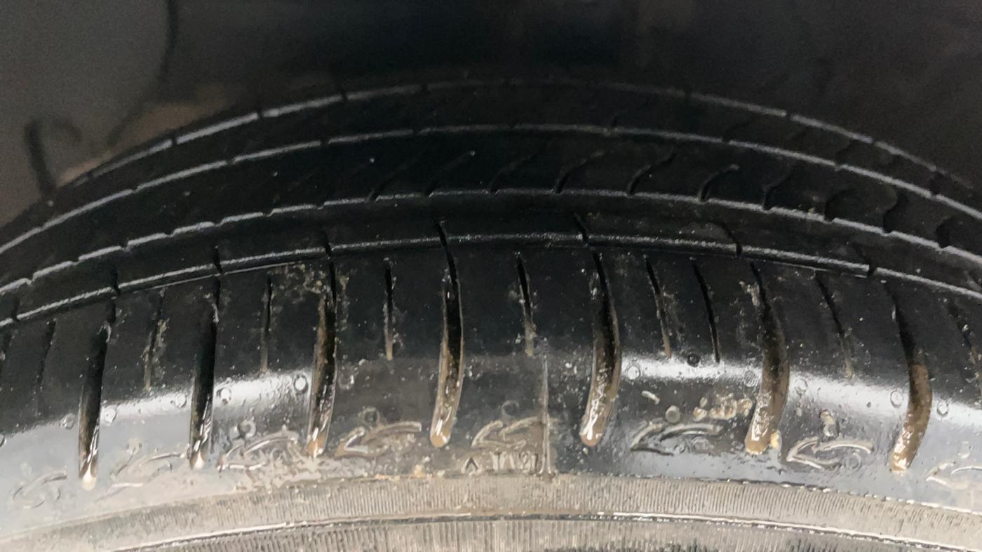2023 Hyundai AURA SX 1.2 CNG, CNG, Manual, 14,152 km, Left Front Tyre Tread