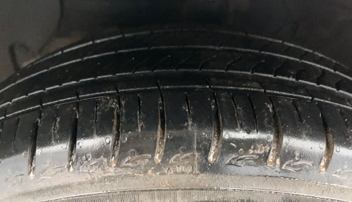 2023 Hyundai AURA SX 1.2 CNG, CNG, Manual, 12,690 km, Left Front Tyre Tread