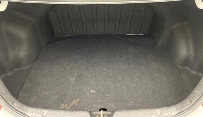 2016 Hyundai Verna FLUIDIC 1.6 SX VTVT, Petrol, Manual, 33,419 km, Boot Inside