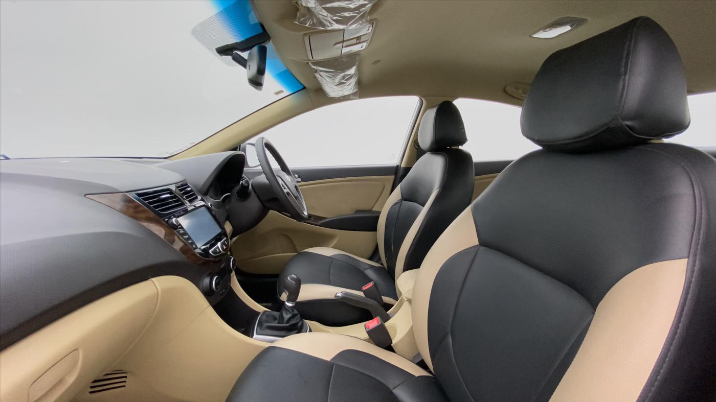 2016 Hyundai Verna FLUIDIC 1.6 SX VTVT, Petrol, Manual, 33,419 km, Right Side Front Door Cabin